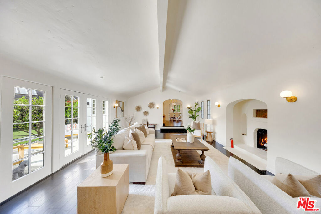 900 S Ridgeley Drive