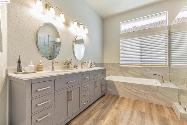 4174 Beacon Pl, Discovery Bay CA: https://media.crmls.org/mediaz/d18a0adb-ed79-448d-883c-0c7d5356070a.jpg