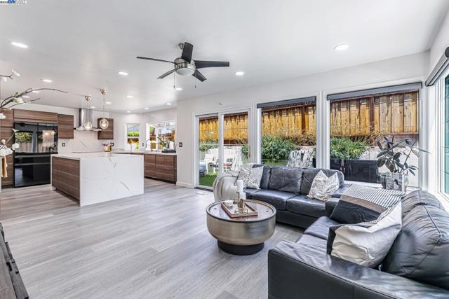 1835 Camino Estrada, Concord CA: https://media.crmls.org/mediaz/d18acdb3-8ac4-4eed-8d76-c8e8b45fb84a.jpg