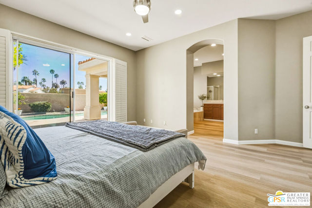 Image 17 of 39 For 2 Brentwood Way