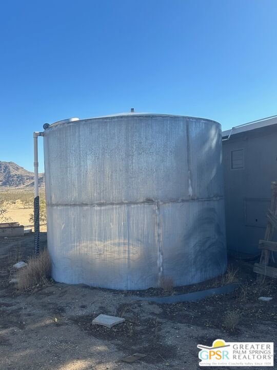 31750 Selmadolph Street, Lucerne Valley CA: https://media.crmls.org/mediaz/d18be247-b7a8-45a7-8152-192049c02a50.jpg