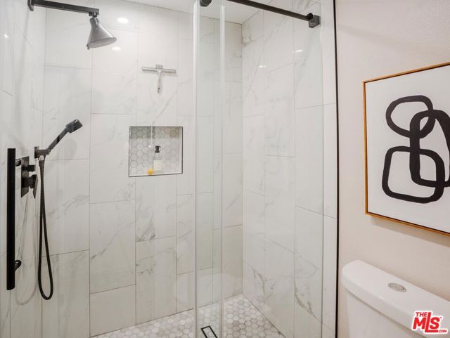 2018 Griffith Park Boulevard, Los Angeles CA: https://media.crmls.org/mediaz/d18c0aaf-8402-4ccf-9021-855533af3178.jpg