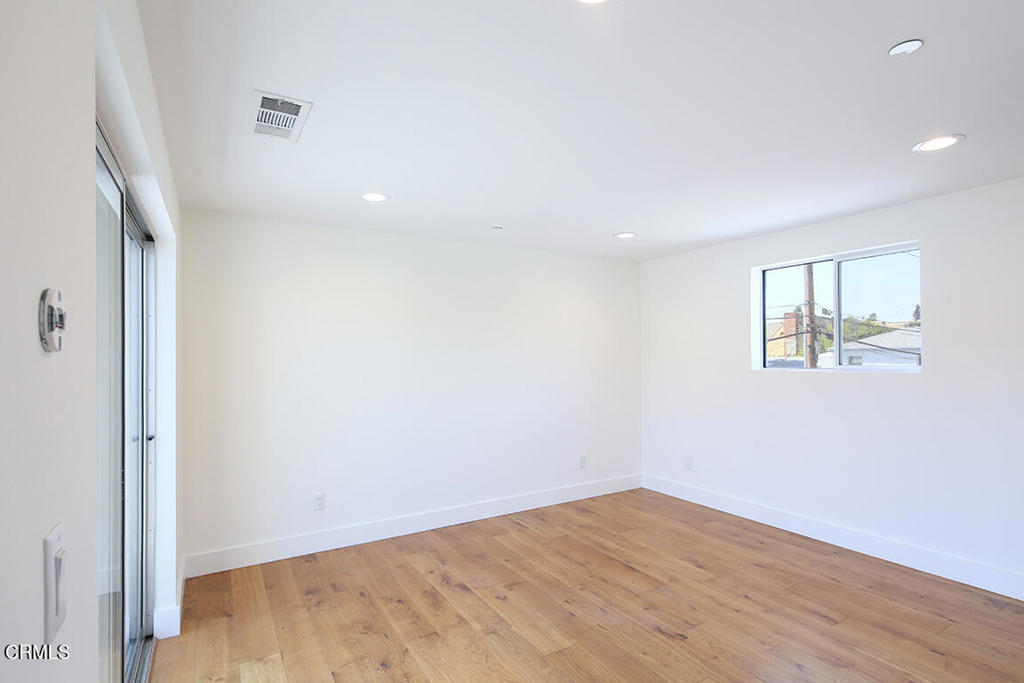 215 N Hollywood WayBurbank img 11