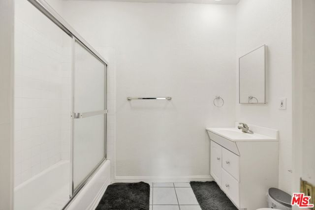 2200 Shenandoah Lane, Glendora CA: https://media.crmls.org/mediaz/d18d6368-8e56-4b8a-8d33-c975487910ee.jpg