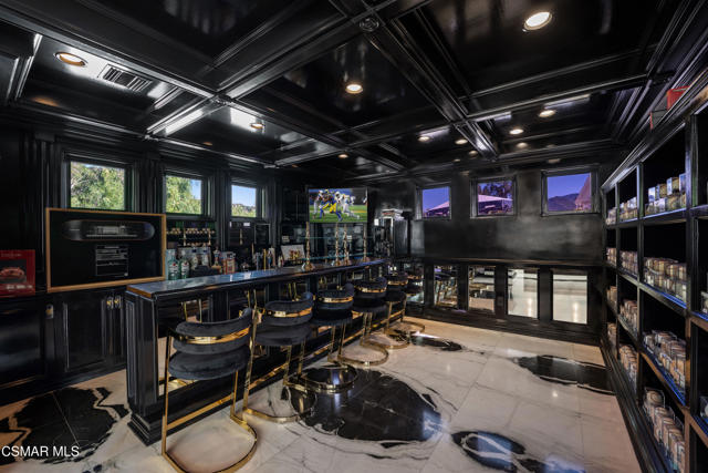 25665 Mulholland Highway, Calabasas CA: https://media.crmls.org/mediaz/d18e15de-0e69-42ed-8e29-7cd11d962f5f.jpg