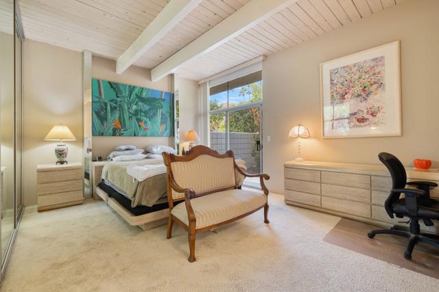 968 N Fairview Circle, Palm Springs CA: https://media.crmls.org/mediaz/d18e4af8-af02-4e28-871e-088c48137947.jpg