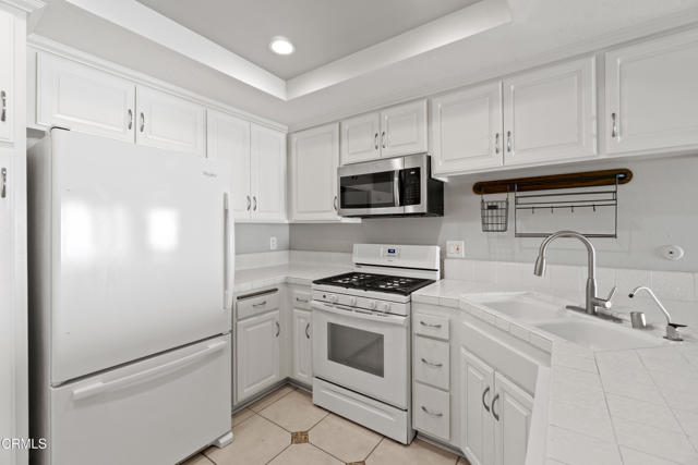 Detail Gallery Image 9 of 30 For 6026 Sparrow St, Ventura,  CA 93003 - 3 Beds | 2 Baths