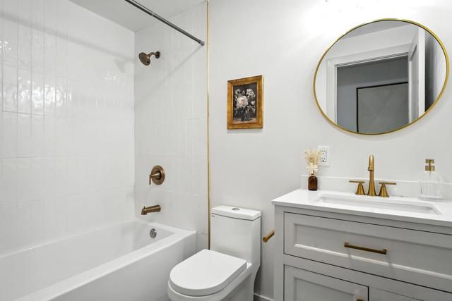 9058 Inverness Rd, Santee CA: https://media.crmls.org/mediaz/d18e8704-6800-4bcb-a68e-6202623396b9.jpg