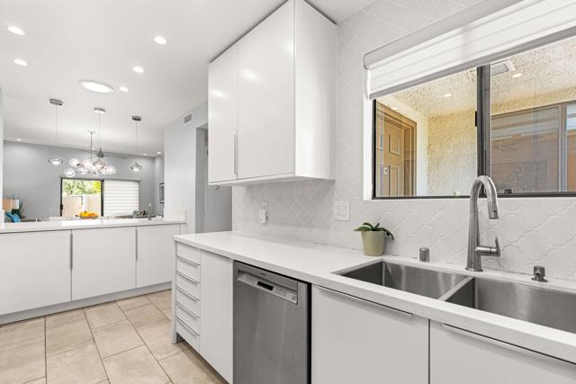 877 E Arenas Road, Palm Springs CA: https://media.crmls.org/mediaz/d18eb576-6a61-4fbf-a455-79de24f60dd0.jpg