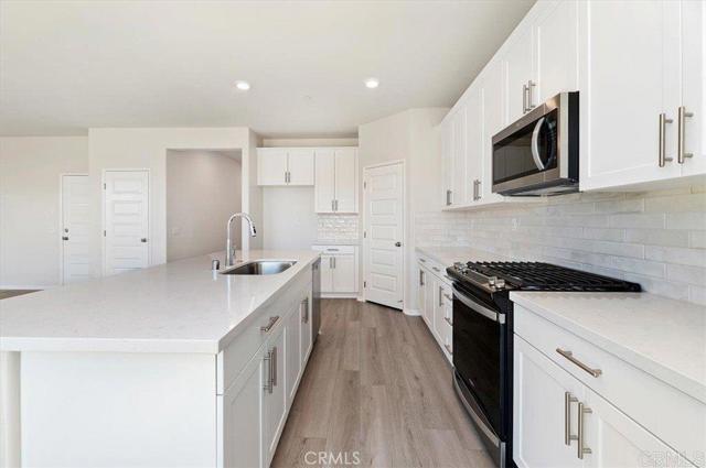 Detail Gallery Image 7 of 37 For 19347 Bigfork Rd, Lake Elsinore,  CA 92532 - 4 Beds | 3 Baths