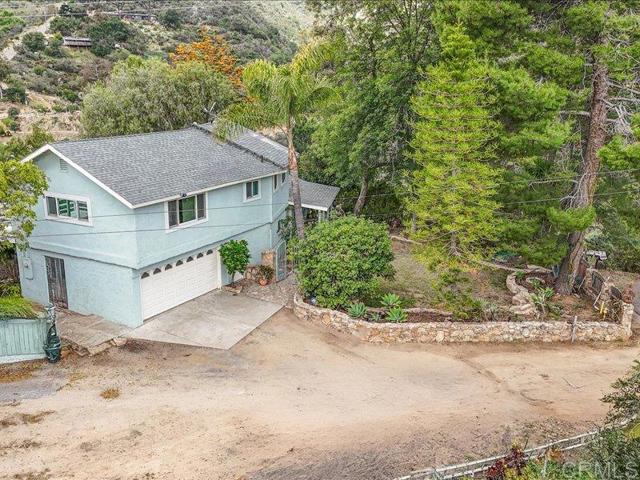 10071 Gomez Creek Road, Fallbrook CA: https://media.crmls.org/mediaz/d1906ff6-2c3f-4603-ac82-56f02f3279d1.jpg
