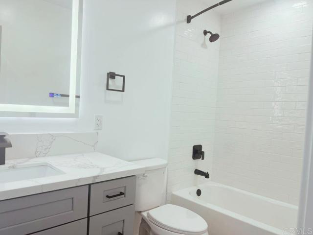 Detail Gallery Image 8 of 10 For 220 Southlook Ave, San Diego,  CA 92113 - – Beds | – Baths