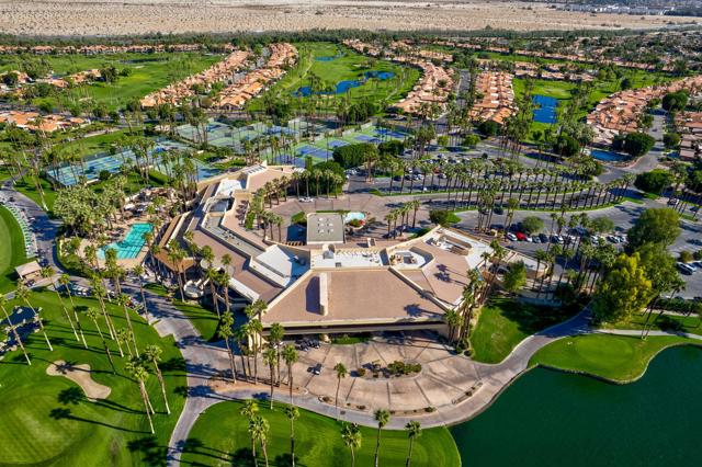38348 Zinnia E Lane, Palm Desert CA: https://media.crmls.org/mediaz/d1923dd6-362e-454c-bac2-148e6f0da46d.jpg
