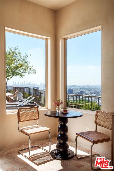 6911 Los Tilos Road, Los Angeles CA: https://media.crmls.org/mediaz/d1929486-3f0d-4de5-a181-9562e4014a40.jpg