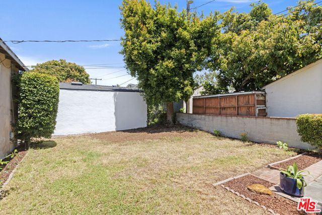 4030 Boise Avenue, Los Angeles CA: https://media.crmls.org/mediaz/d192d904-ecef-440d-acfa-f4291b486ecf.jpg