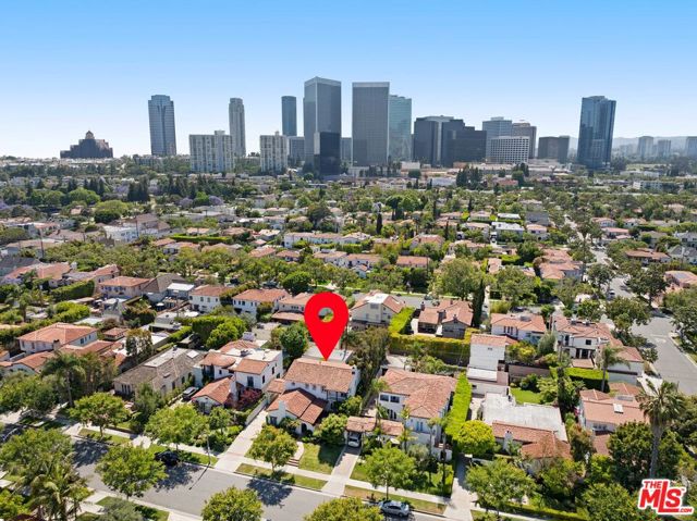 313 S Peck Drive, Beverly Hills CA: https://media.crmls.org/mediaz/d1931a73-bf43-4417-af42-e22047027489.jpg