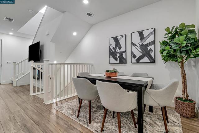 39103 Via Vicenza, San Ramon CA: https://media.crmls.org/mediaz/d193808a-7684-42f0-8fd3-e5acdf92d65a.jpg