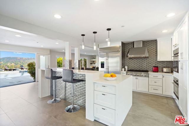 5118 Cerrillos Drive, Woodland Hills CA: https://media.crmls.org/mediaz/d193883d-5a88-4756-b86f-54cfdadcf4f9.jpg