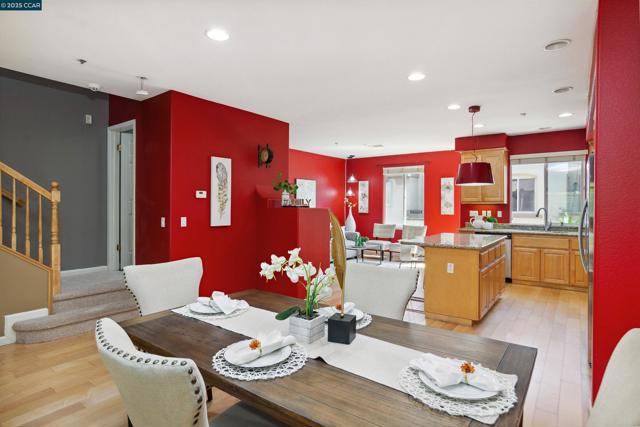 2073 Watermill Rd, San Ramon CA: https://media.crmls.org/mediaz/d193c251-1fa6-4339-8141-38a15ff65cc9.jpg