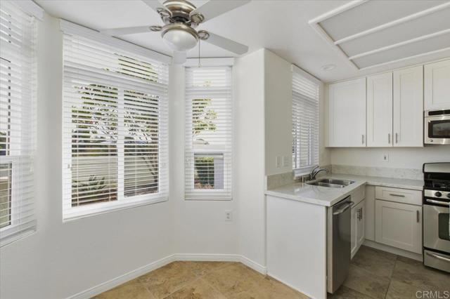 3315 Genoa Way, Oceanside CA: https://media.crmls.org/mediaz/d193f83d-7ce1-4fe2-82cb-beff55f5c79e.jpg