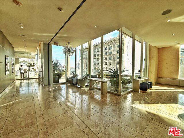717 W Olympic Boulevard, Los Angeles CA: https://media.crmls.org/mediaz/d193fe38-fee7-4c07-910a-a012ea214777.jpg