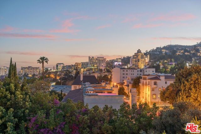 8210 Fountain Avenue, West Hollywood CA: https://media.crmls.org/mediaz/d194128b-a09c-42ed-bf04-6bdc6b72769c.jpg