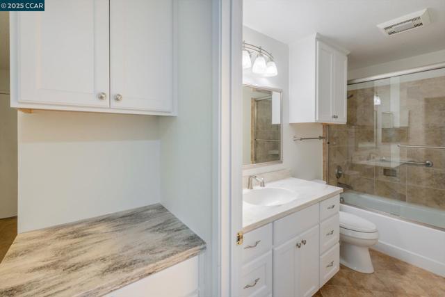 171 Mount Tam Ct, Martinez CA: https://media.crmls.org/mediaz/d1949466-658c-485e-91fe-e4ccc29d0235.jpg