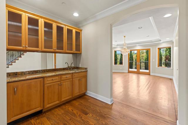 436 Summit Drive, Redwood City CA: https://media.crmls.org/mediaz/d194ebc2-892f-4e91-bac2-ac11936c1647.jpg