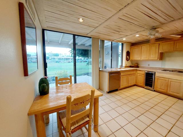 45885 Algonquin Circle, Indian Wells CA: https://media.crmls.org/mediaz/d1954e5f-7568-4ce9-95d7-f40101065da7.jpg