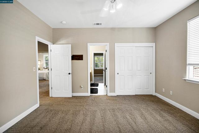 139 Shelterwood Ln, Danville CA: https://media.crmls.org/mediaz/d1957a49-b367-43e0-a5ff-cd40d528046e.jpg