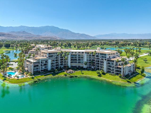 900 Island Drive, Rancho Mirage CA: https://media.crmls.org/mediaz/d1959231-8977-4f40-8949-fdad6fc3b0fb.jpg