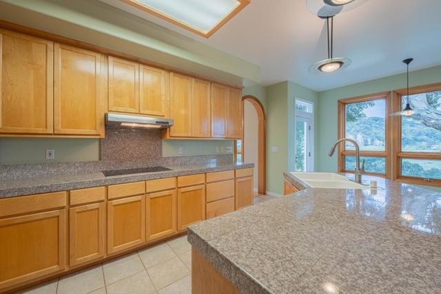 20160 Rock Springs Lane,  CA: https://media.crmls.org/mediaz/d195a001-bbf0-468d-a076-3615552ec0ca.jpg