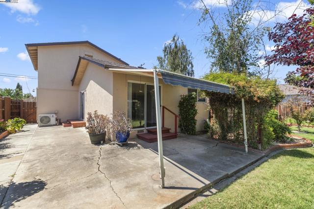 1128 Verona Ave, Livermore CA: https://media.crmls.org/mediaz/d196371c-5548-4fbb-85d0-2db9b6397969.jpg