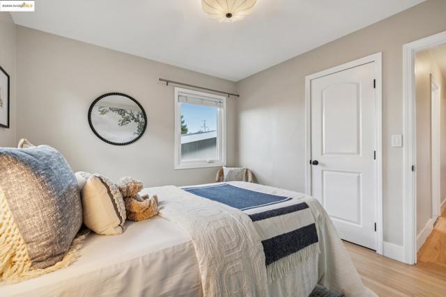 1417 Richmond St, El Cerrito CA: https://media.crmls.org/mediaz/d196a1f1-d28e-45fe-a994-d32fa0b4de01.jpg