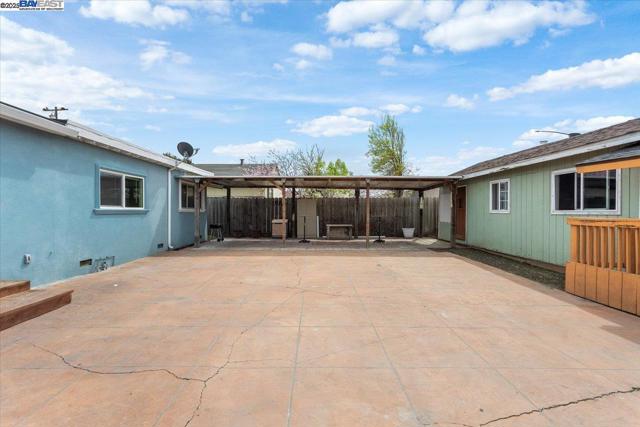 24753 Willimet Way, Hayward CA: https://media.crmls.org/mediaz/d1983d87-b5c2-40a3-a112-f2ecf1de7157.jpg