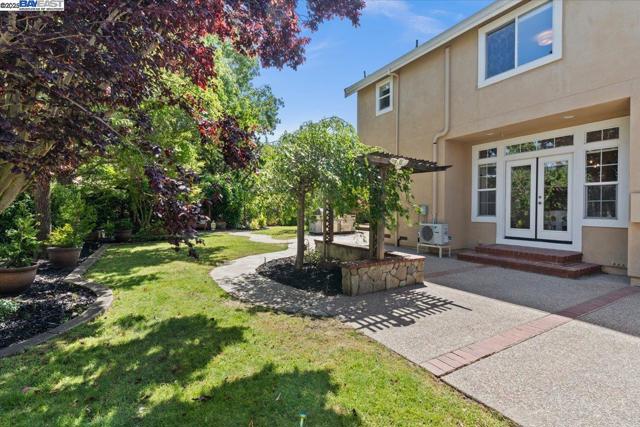 318 Montoya Way, Danville CA: https://media.crmls.org/mediaz/d198500b-8ed0-4e95-8483-27cad694eca4.jpg