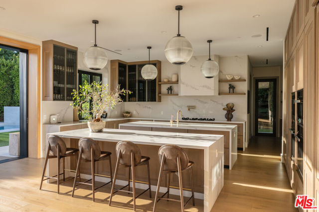 Drew Fenton | 455 N Bundy Drive Los Angeles CA | MLS: 7344802