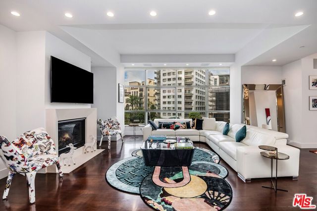 10776 Wilshire Boulevard, 301 photo 8
