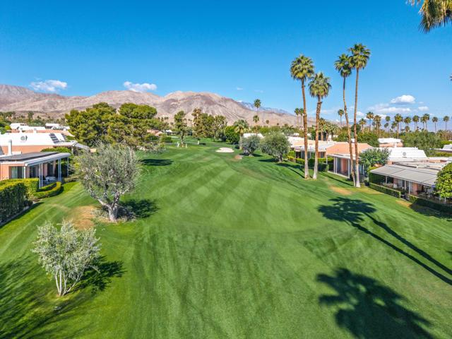 47314 Abdel Circle, Palm Desert CA: https://media.crmls.org/mediaz/d199a8ff-729f-48a1-892f-e5b76e57f199.jpg