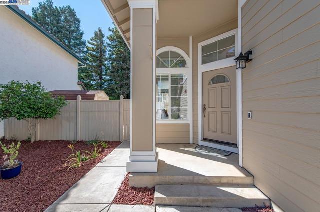 847 Dana Cir, Livermore CA: https://media.crmls.org/mediaz/d199e534-c3cd-447f-a562-02dd1a0aa1e0.jpg