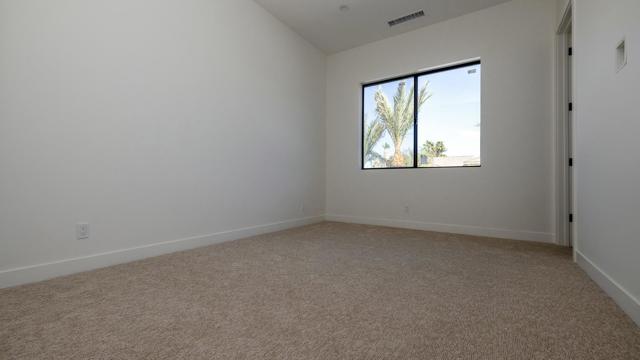 Image 18 of 28 For 79777 Kingston Drive