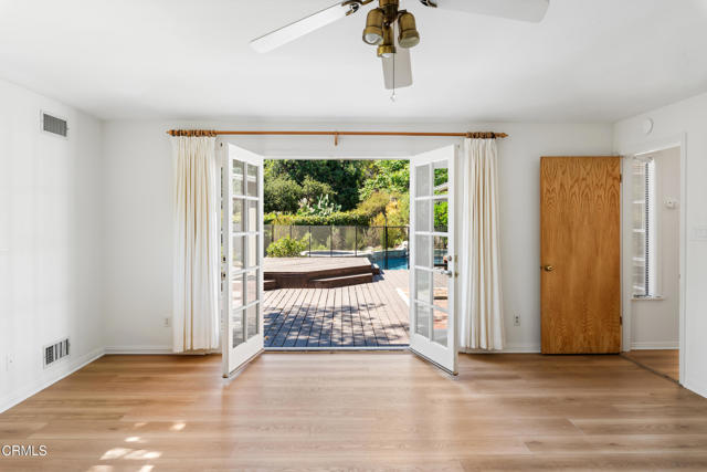 Detail Gallery Image 17 of 29 For 2432 Carol Park Pl, Montrose,  CA 91020 - 3 Beds | 3 Baths