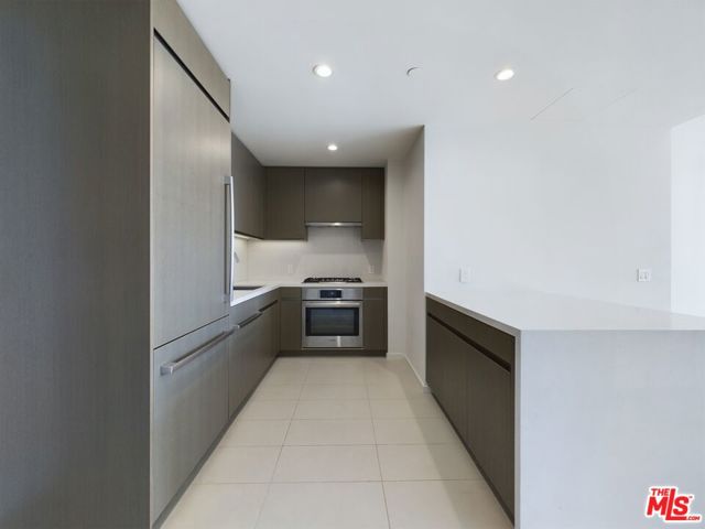 Image 2 of 16 For 889 Francisco Street 3801