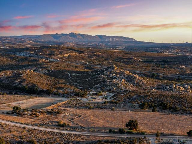 40760 Old Highway 80, Boulevard CA: https://media.crmls.org/mediaz/d19b8d73-2ac2-4261-b6dd-aba1173b73d9.jpg