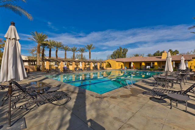 462 Via De La Paz, Palm Desert CA: https://media.crmls.org/mediaz/d19bcc54-2ec4-4a6e-8abd-30ebdf52f63c.jpg
