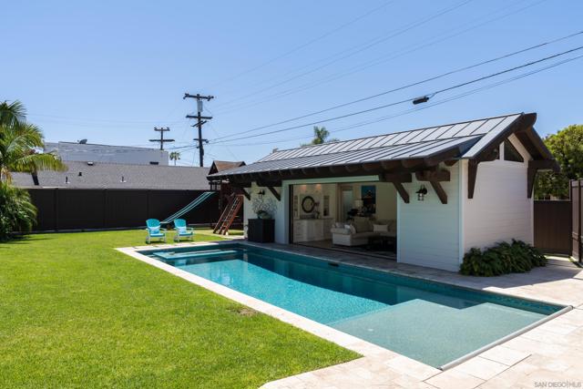 1040 Pine St, Coronado CA: https://media.crmls.org/mediaz/d19be967-4321-4630-bc90-63ce68814a58.jpg