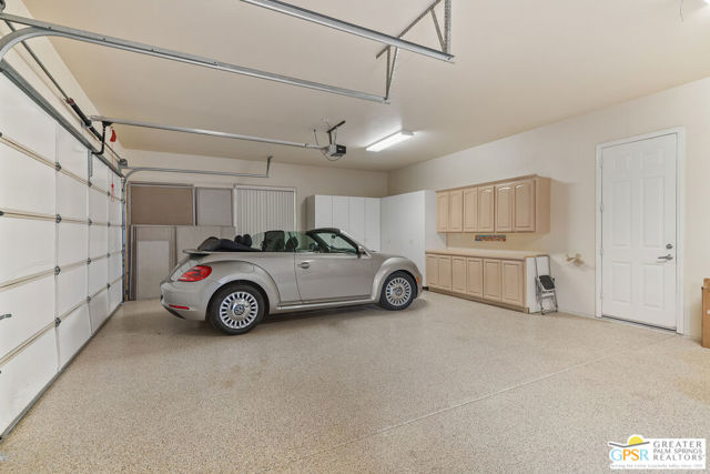36750 Nancy Lane, Rancho Mirage CA: https://media.crmls.org/mediaz/d19c21bd-454b-438b-9aa4-bf61b6e937eb.jpg