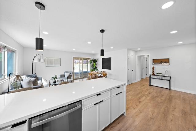 9121 Heatherdale Street, Santee CA: https://media.crmls.org/mediaz/d19c641e-8f7f-4152-9a40-cde4b716ebfb.jpg