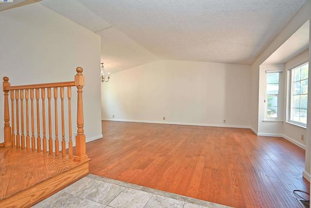 4919 Mohr Ave, Pleasanton CA: https://media.crmls.org/mediaz/d19c802e-a4ac-424e-8f8e-b58878b69eb1.jpg