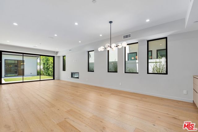 4647 Morse Avenue, Sherman Oaks CA: https://media.crmls.org/mediaz/d19cdabb-34b5-4e45-bb06-0e5056b52235.jpg